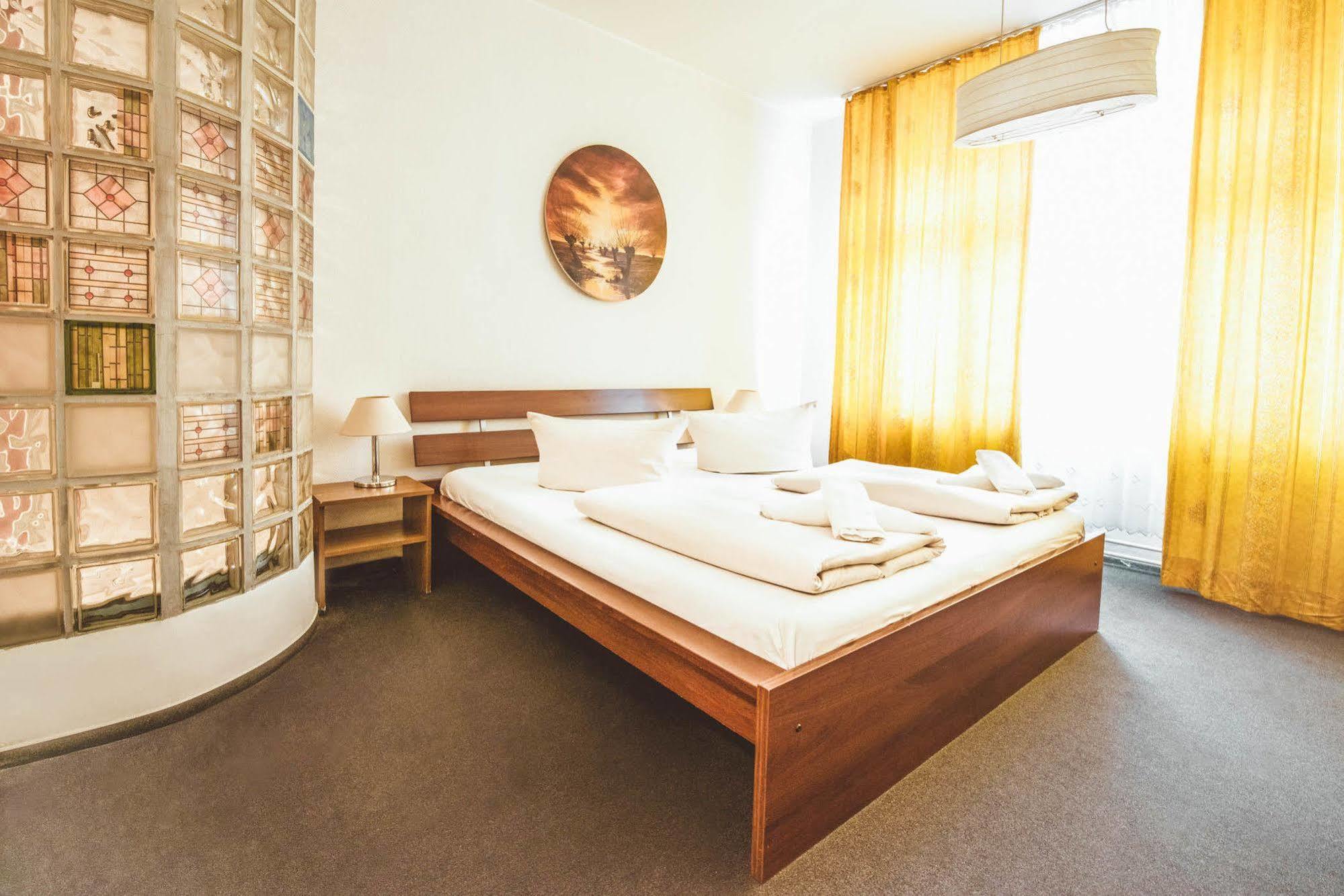 Pension Bolgerini Inn Berlin Exterior foto