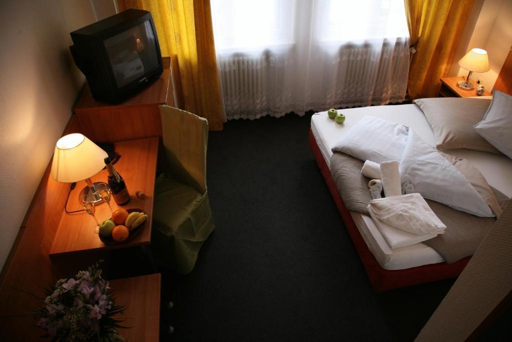 Pension Bolgerini Inn Berlin Exterior foto
